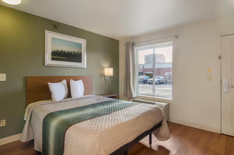 Studio with One Queen Bed - Disability Access/Non Smoking image 1