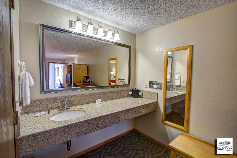 King Room - Non-Smoking image 2