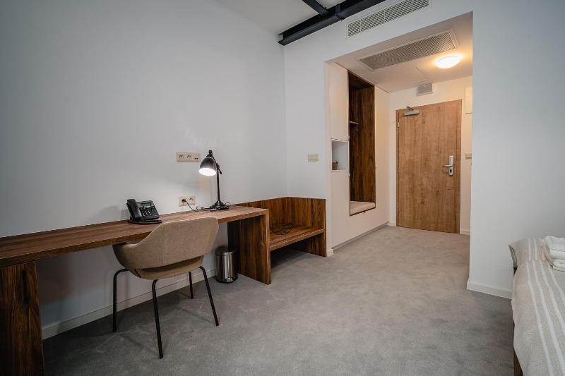 Double or Twin Room image 4