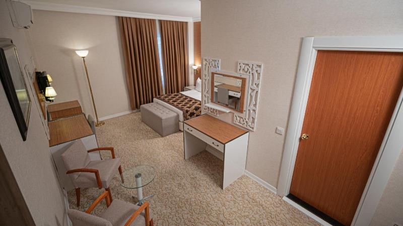 Deluxe Double Room image 3