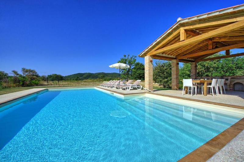 Five-Bedroom Villa image 4