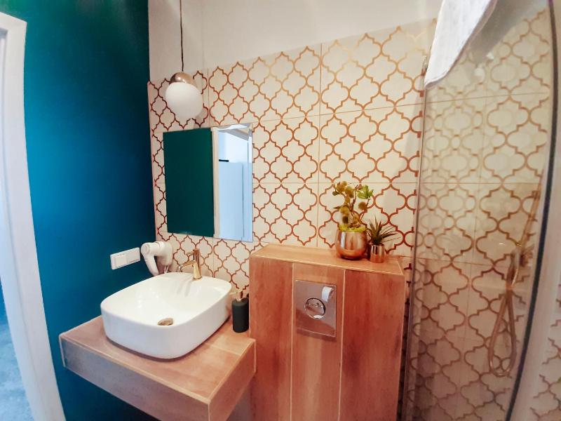 Deluxe Double or Twin Room image 2
