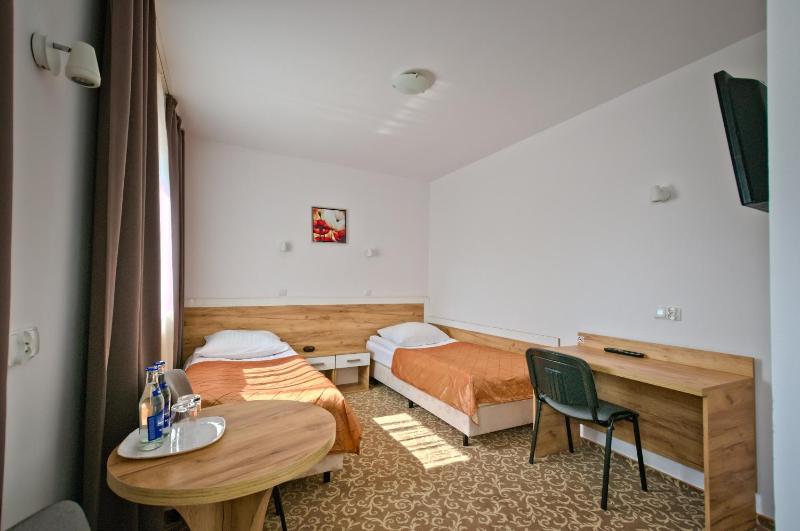 Double Room image 4