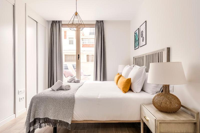 Feelathome Goya Apartments - image 9