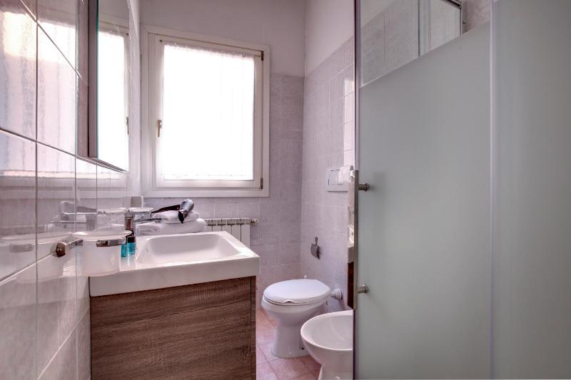 One-Bedroom Apartment image 3
