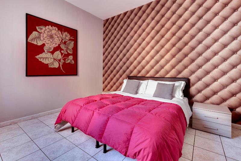One-Bedroom Apartment image 2