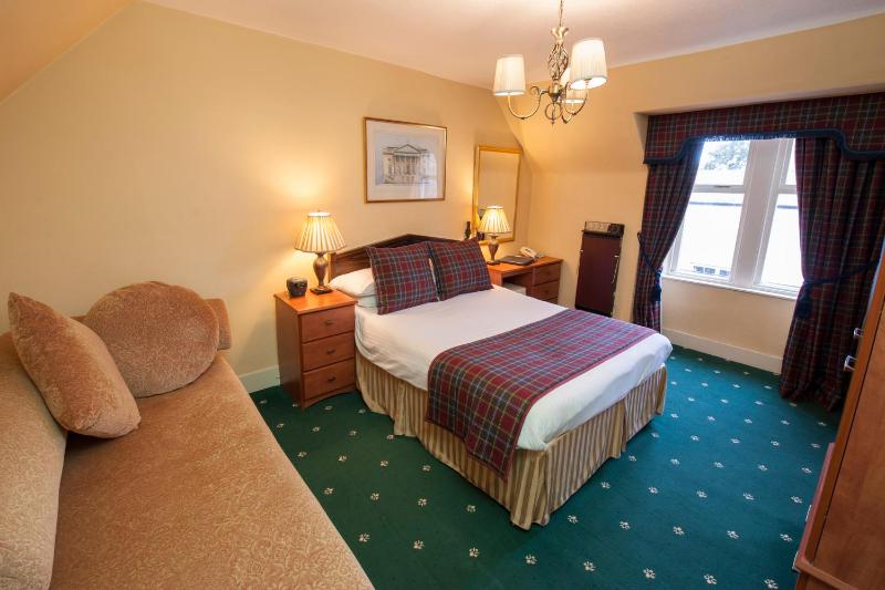 Double Room with Sofa Bed image 1