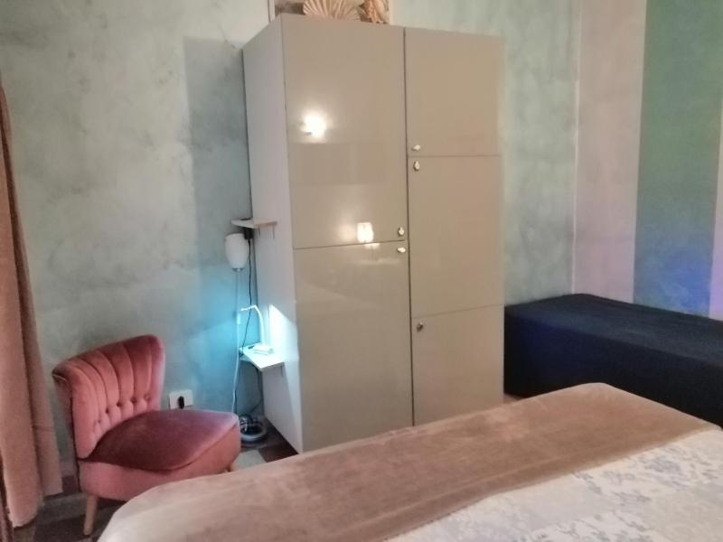 Triple Room with Shared Bathroom image 2