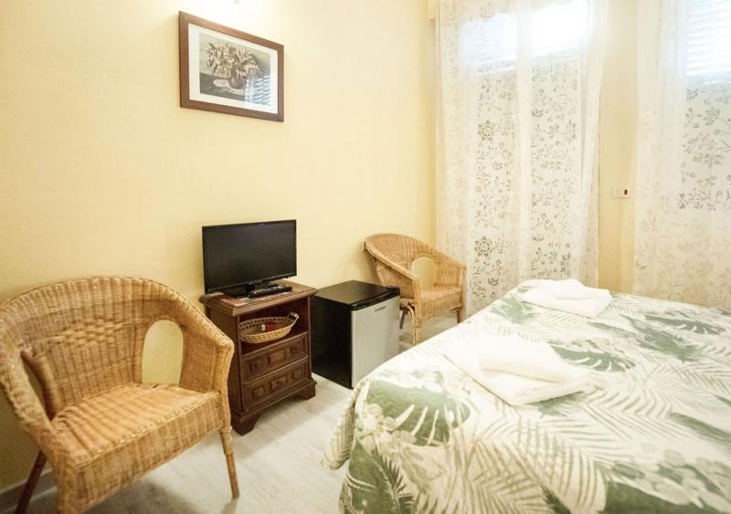 Single Room image 4