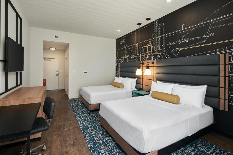 Standard Double Room with Two Double Beds image 2