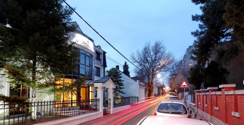 Garni Hotel Vozarev - image 4