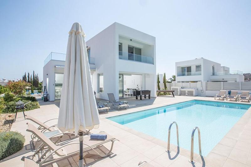 Villa image 1