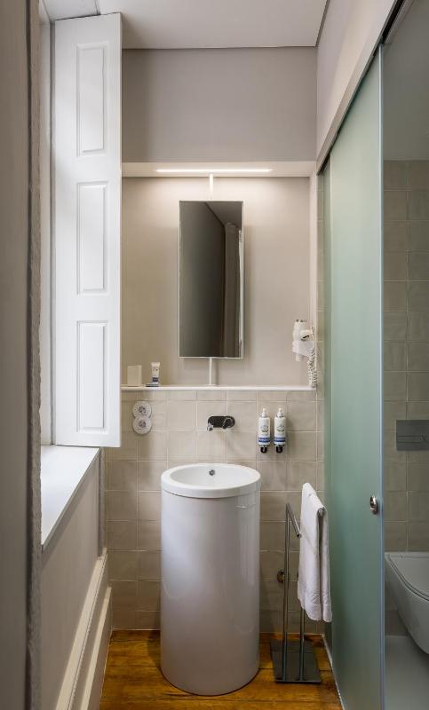Gallery Townhouse & Home - image 43
