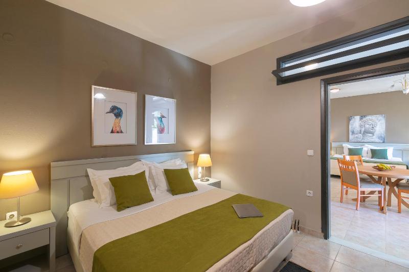 Suite with Sea View image 3