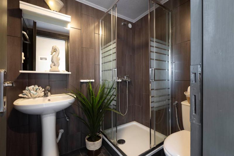 Superior Double Room with Sea View image 3