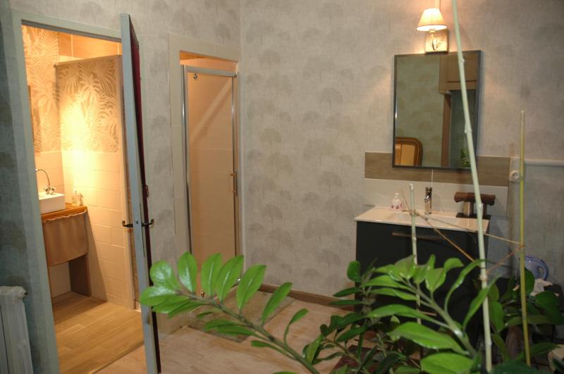 Classic Double Room image 2