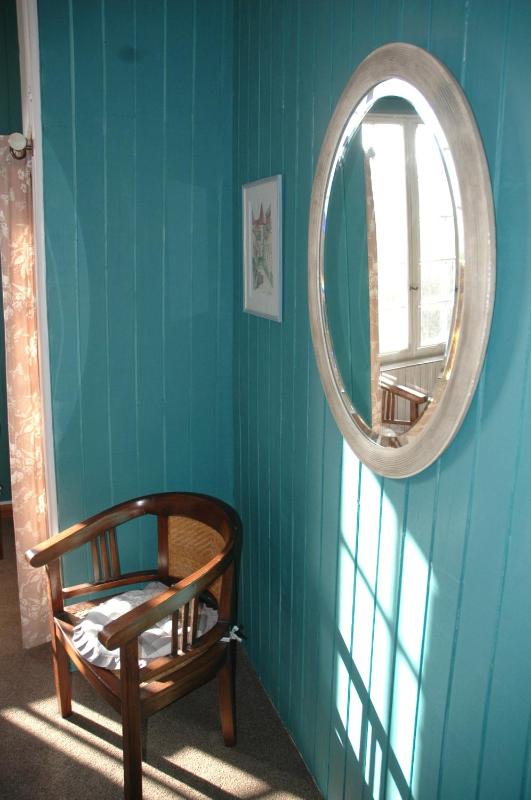 Classic Double Room image 3