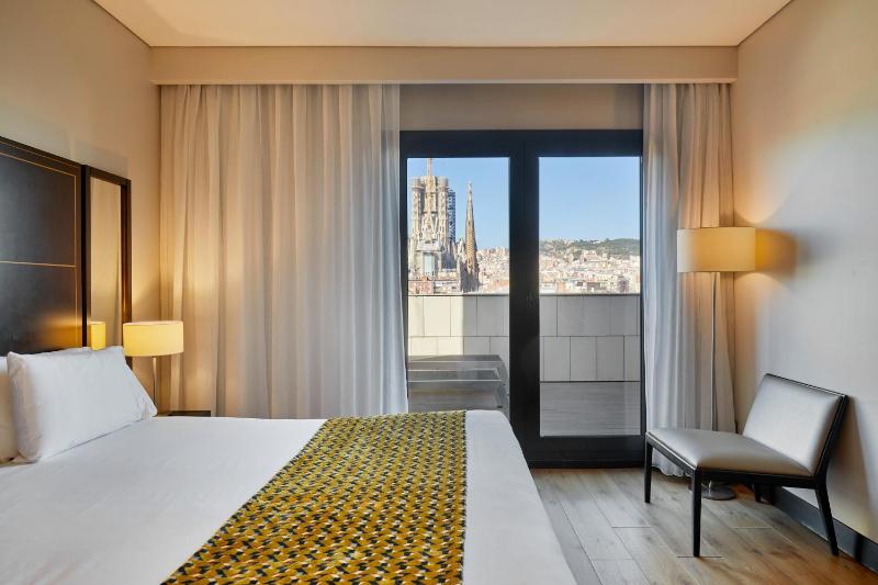 Superior Double Room with Terrace and View image 4