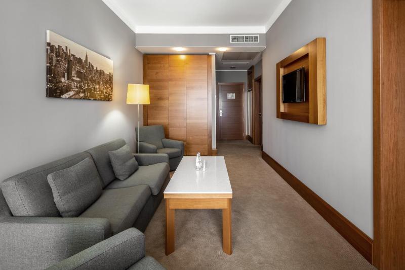 Apartment image 3