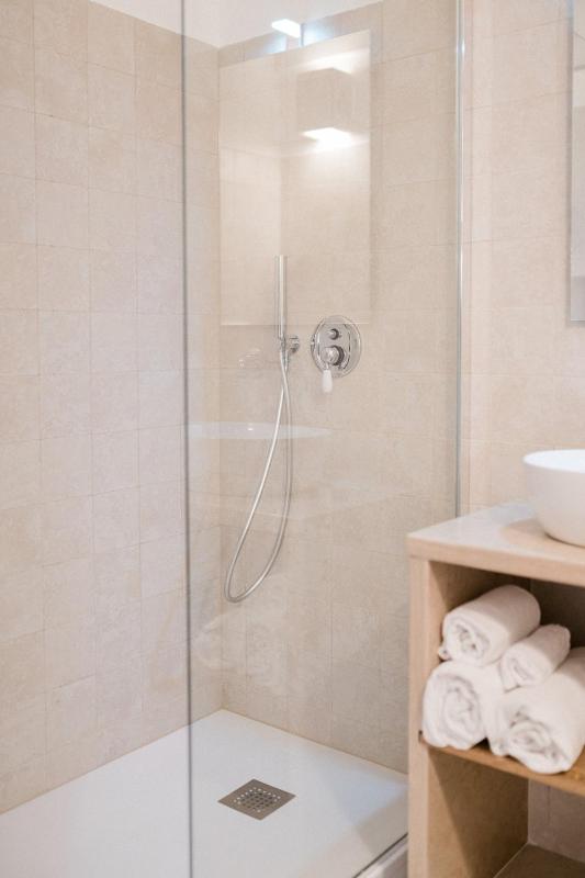 Standard Suite image 2