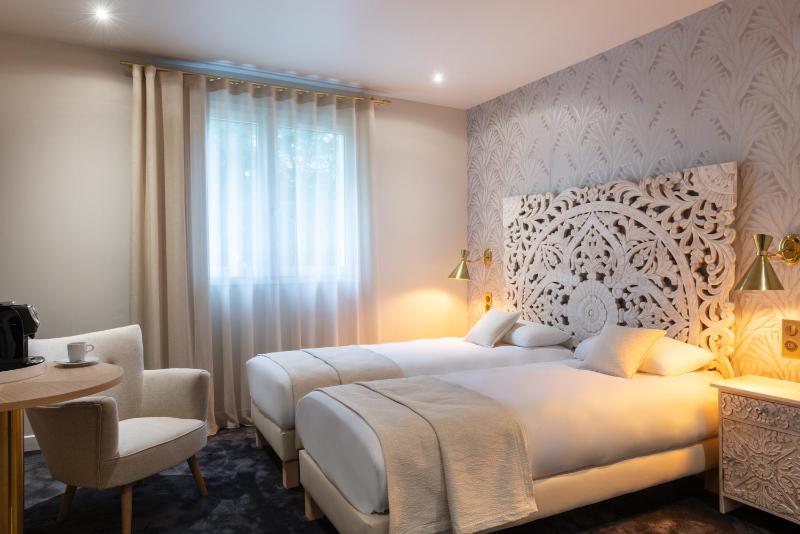 Twin Room image 1
