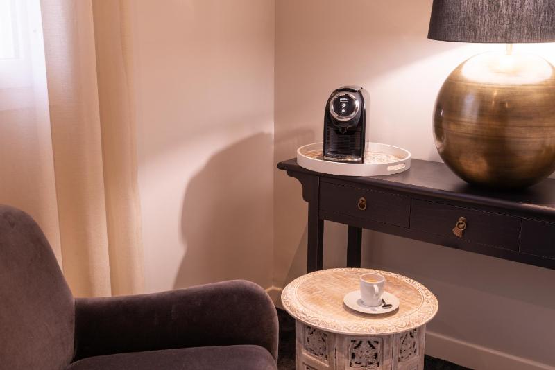 Double Room image 3