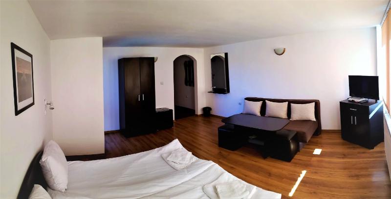 Double Room image 2