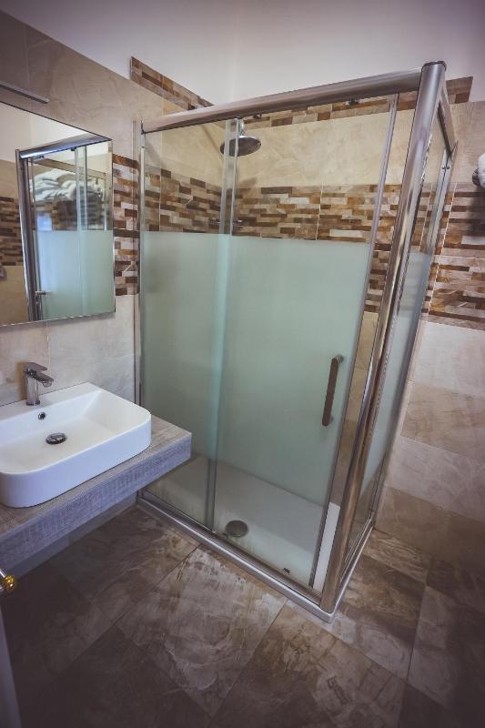 Triple Room image 1