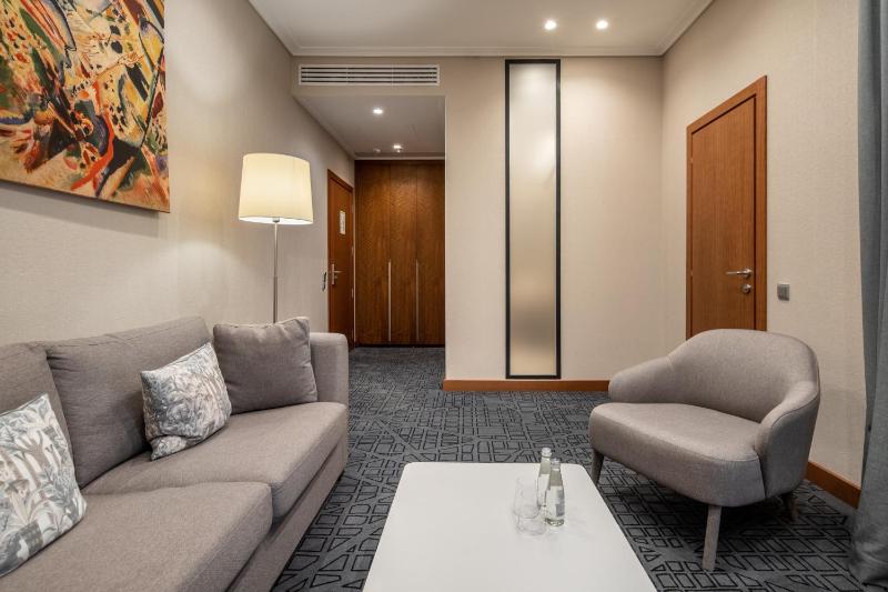 Family Room image 1