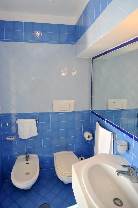 Double Room with Sea View image 2