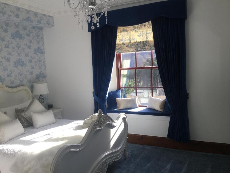 Twin Room image 1