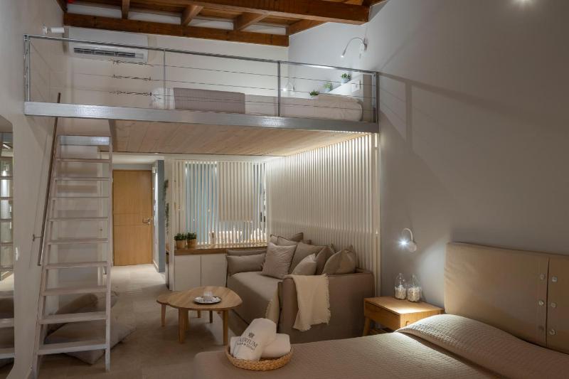 Atrium Hotel - image 18