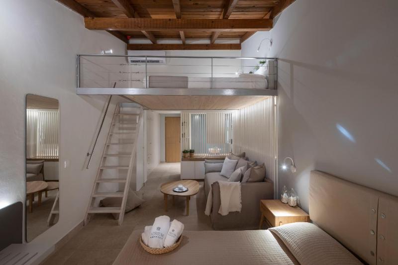 Maisonette with Shared Pool image 1