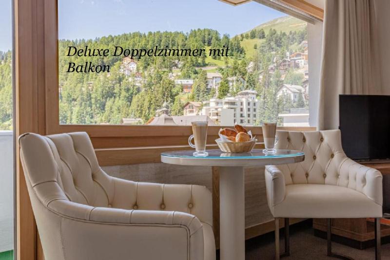 Deluxe Double Room with Balcony image 2