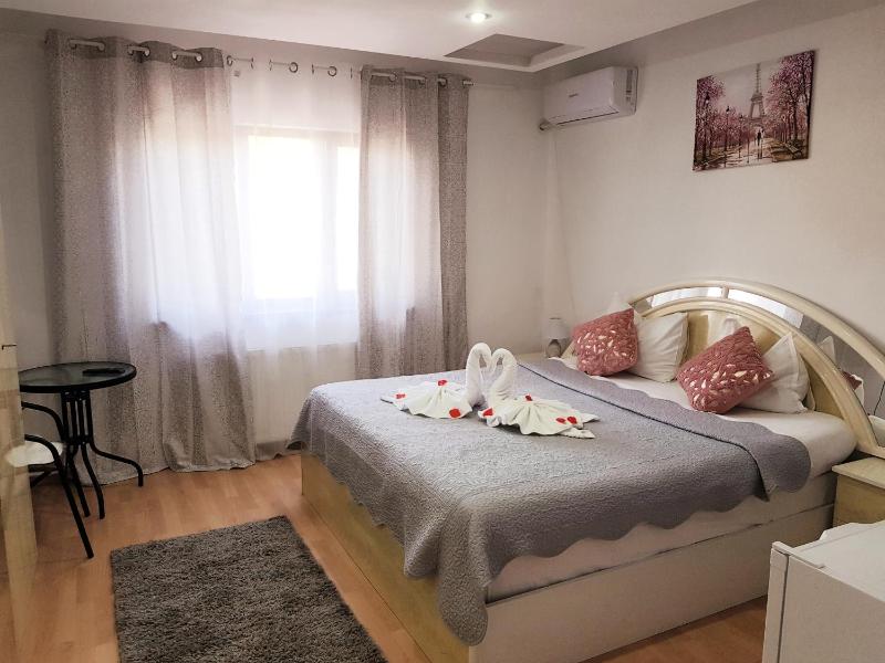 Studio Apartment (2 Adults) image 2