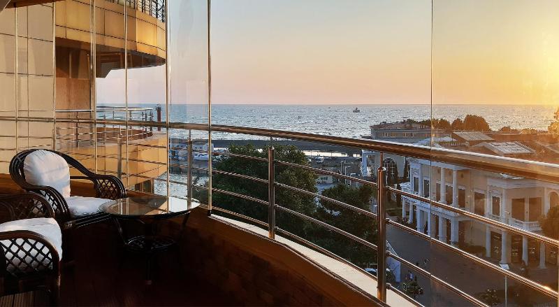 Apartment with Sea View image 2