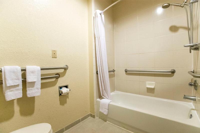 King Room - Disability Access - Non-Smoking image 4