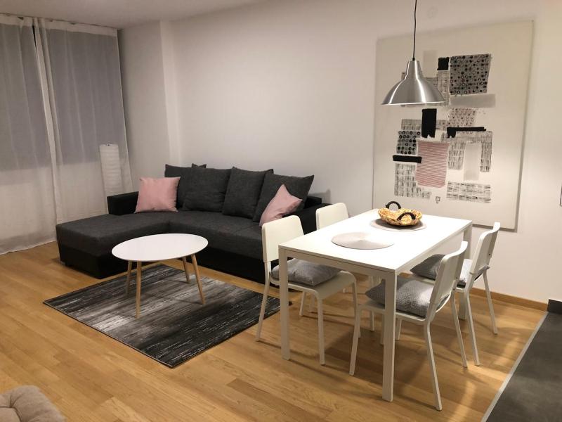 One-Bedroom Apartment image 2