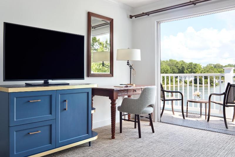 Double Room with Balcony image 1