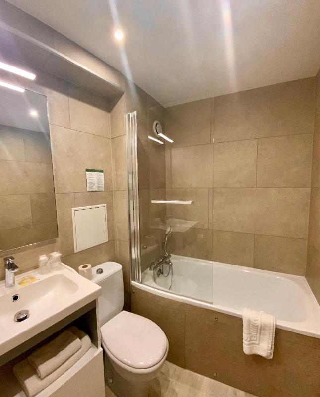 Hotel Victor Hugo - image 2