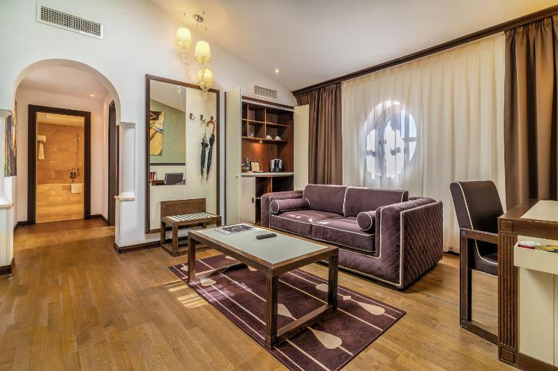 Luxury Suite with Free wifi image 3