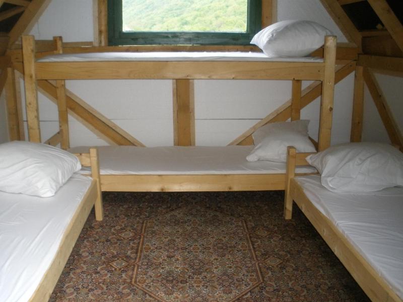 Bungalow with Shared Bathroom (4 Adults)  image 1