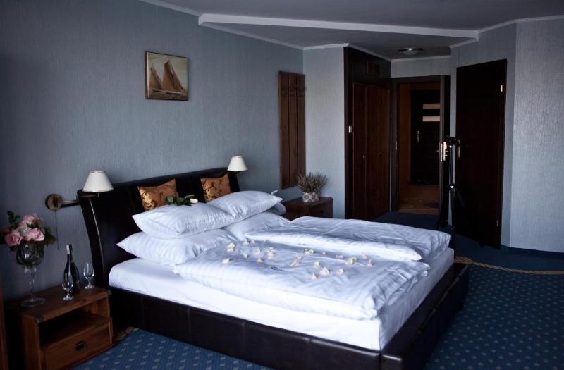 Studio Apartment image 2