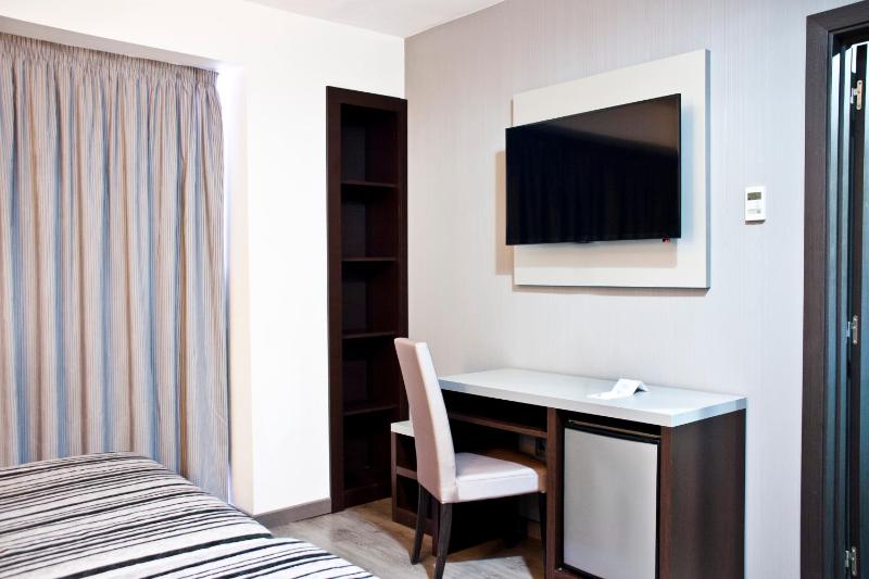 Triple Room (2 Adults + 1 Child) image 1