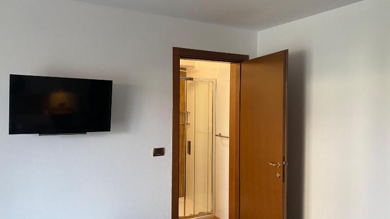 Triple Room with Balcony image 3
