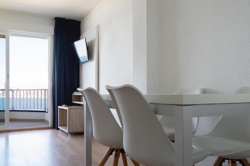 Apartment with Sea View (1-4 Adults) image 4