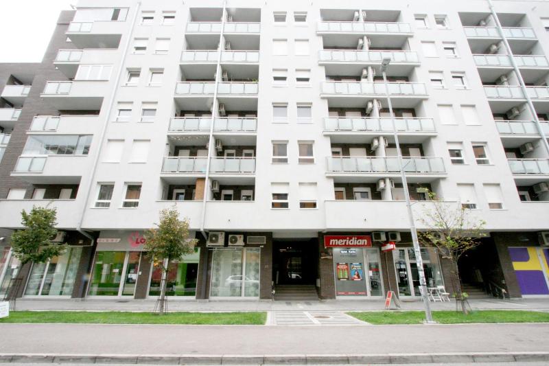 One-Bedroom Apartment image 3