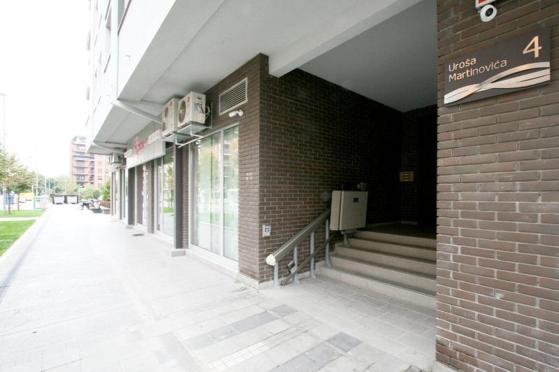One-Bedroom Apartment image 2