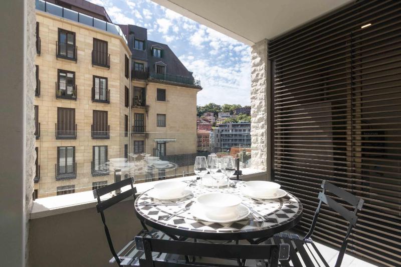 Apartment with Balcony image 2