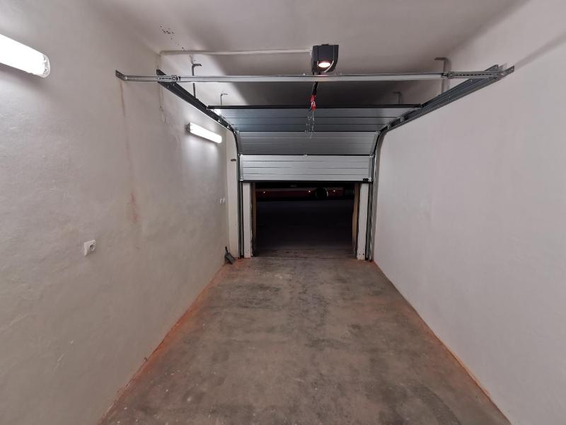Deluxe Apartment with Terrace and parking image 3